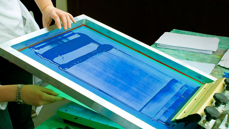 Is Vinyl Better than Screen Printing?